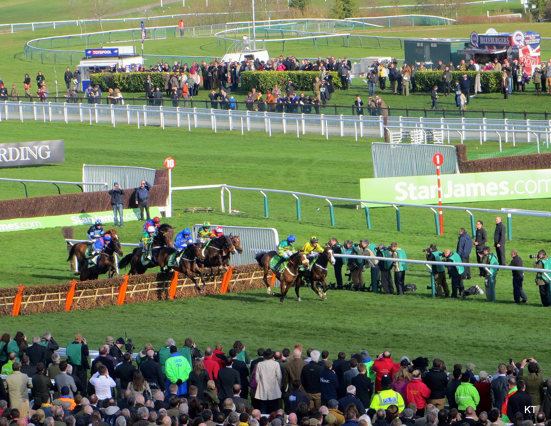 Cheltenham Festival at Cheltenham Racecourse, Gloucestershire - Sport chauffeur hire from K2.