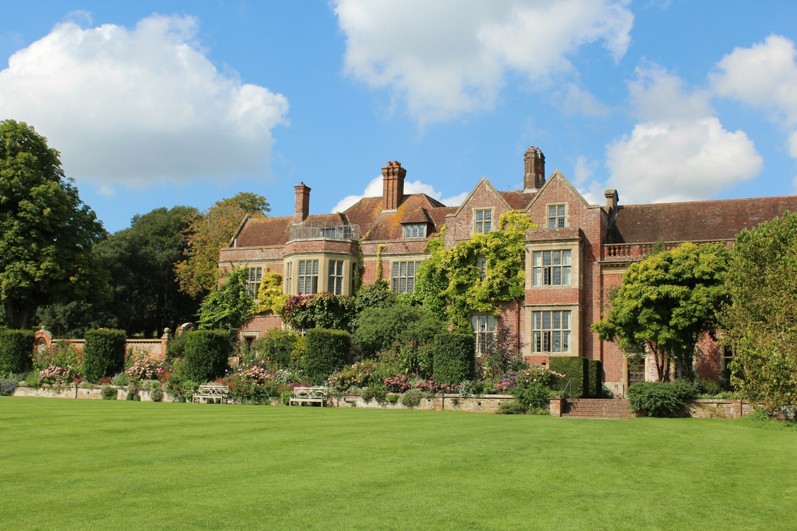 Glyndebourne Festival Opera at Glyndebourne, East Sussex - Sport chauffeur hire from K2.