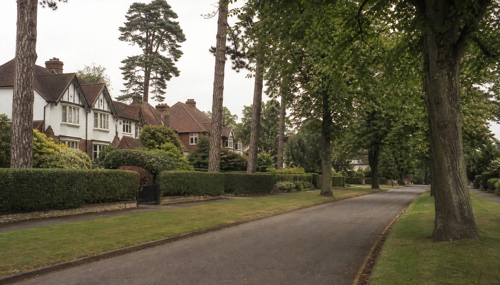 Purley chauffeur service - Purley station in Surrey